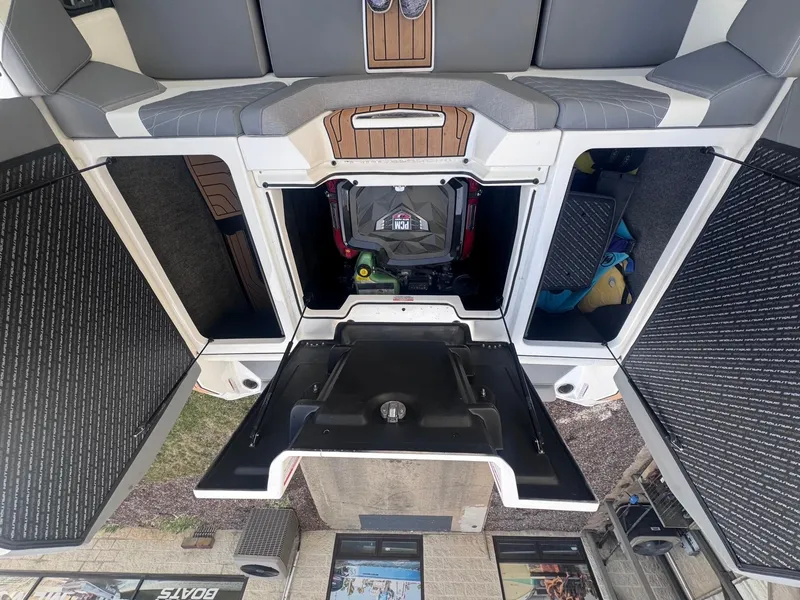 Slide: The Image of Nautique G21 2024 - 13