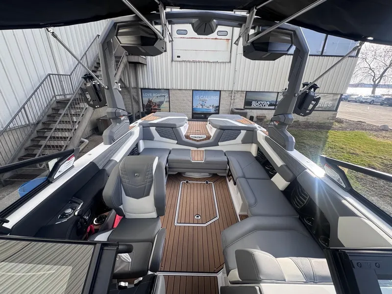 Slide: The Image of Nautique G21 2024 - 7