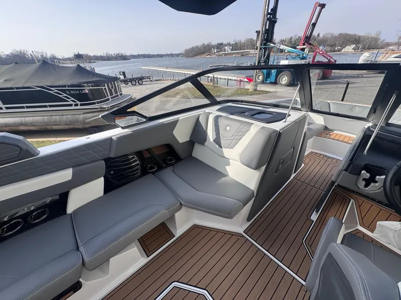 Slide: The Image of Nautique G21 2024 - 8