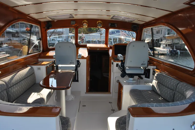 Slide: The Image of Salon/Pilothouse - 12