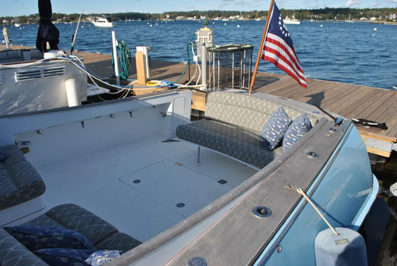 Slide: The Image of Cockpit Aft - 7