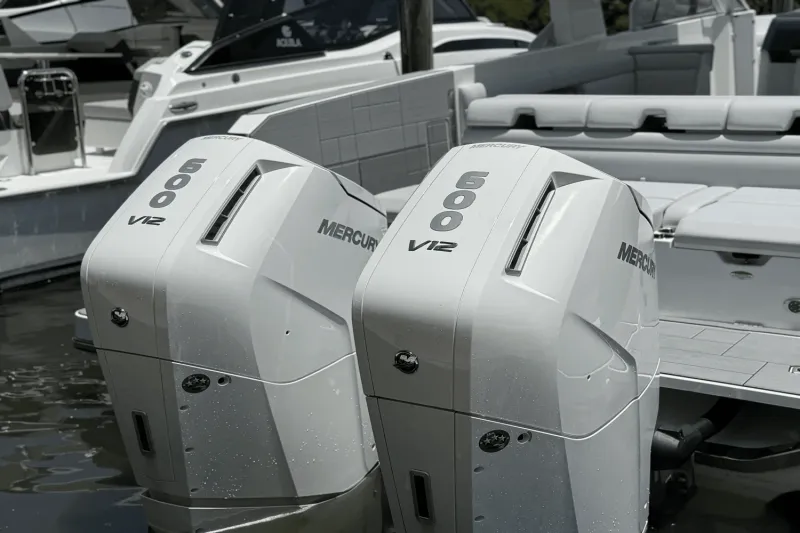 Slide: The Image of Aviara AV40 Outboard 2024 - 11