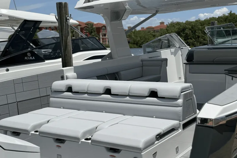 Slide: The Image of Aviara AV40 Outboard 2024 - 12