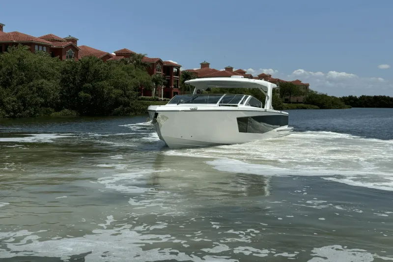 Slide: The Image of Aviara AV40 Outboard 2024 - 6