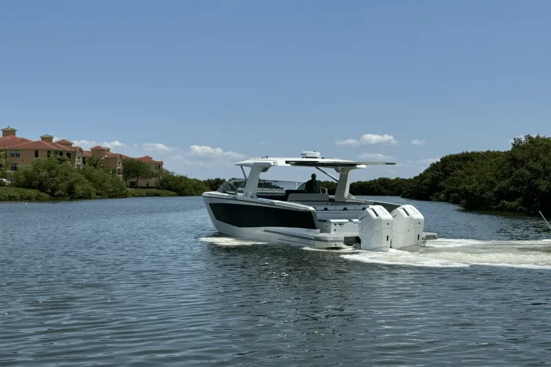 Slide: The Image of Aviara AV40 Outboard 2024 - 8