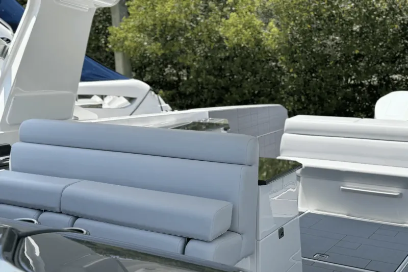 Slide: The Image of Aviara AV40 Outboard 2024 - 38