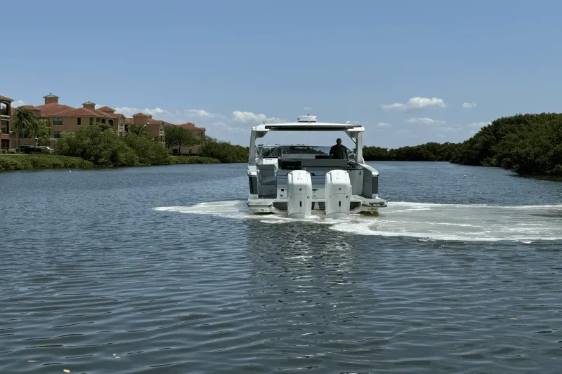 Slide: The Image of Aviara AV40 Outboard 2024 - 9