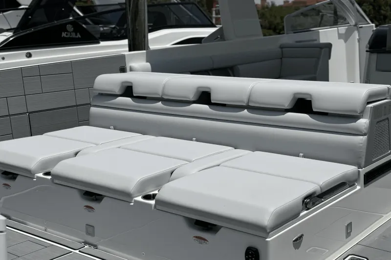 Slide: The Image of Aviara AV40 Outboard 2024 - 41