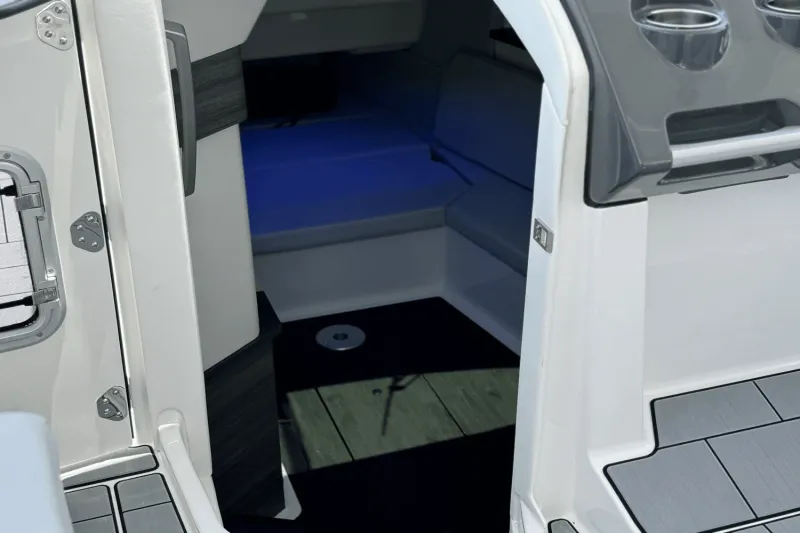 Slide: The Image of Aviara AV40 Outboard 2024 - 32