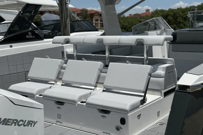 Slide: The Image of Aviara AV40 Outboard 2024 - 13