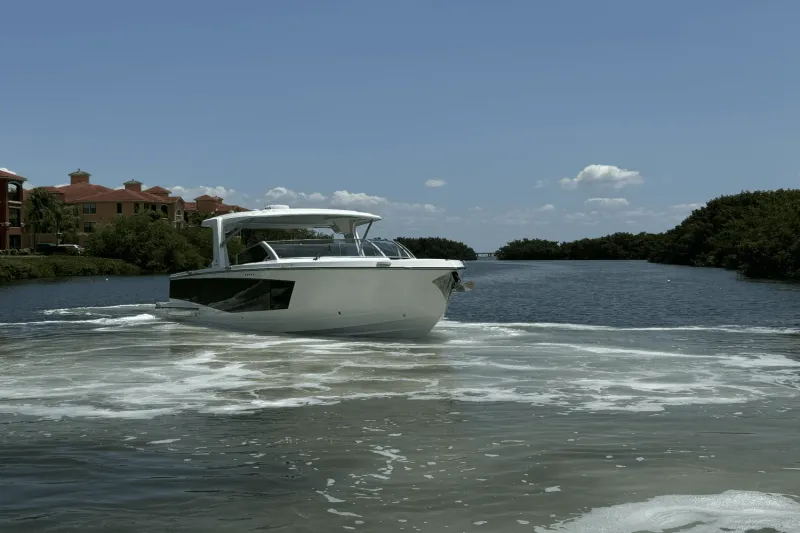 Slide: The Image of Aviara AV40 Outboard 2024 - 4