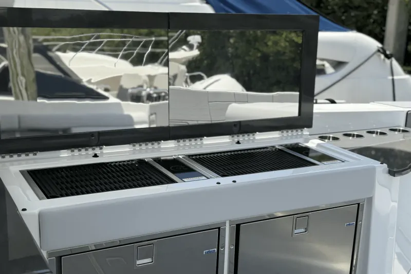 Slide: The Image of Aviara AV40 Outboard 2024 - 22