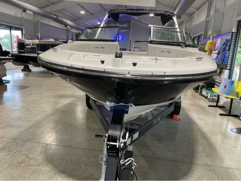 Slide: The Image of Sea Ray SPX 190 2024 - 10