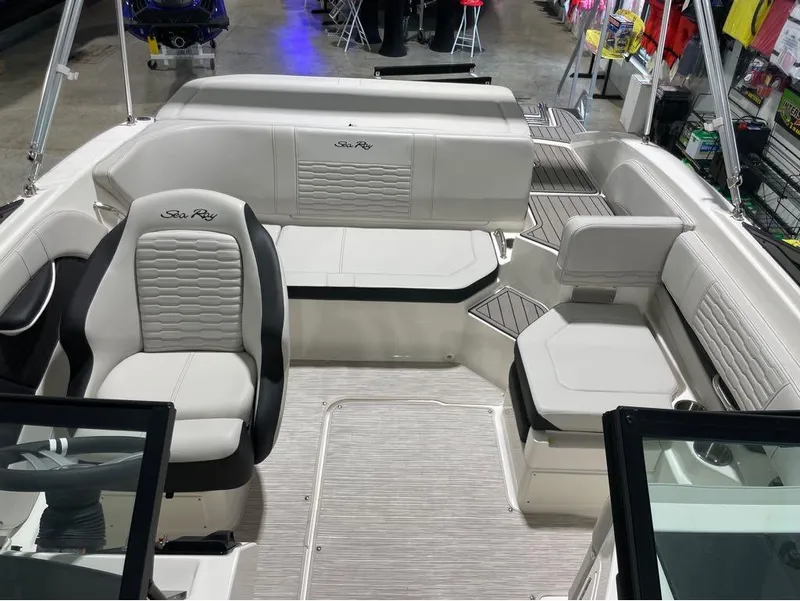 Slide: The Image of Sea Ray SPX 190 2024 - 19