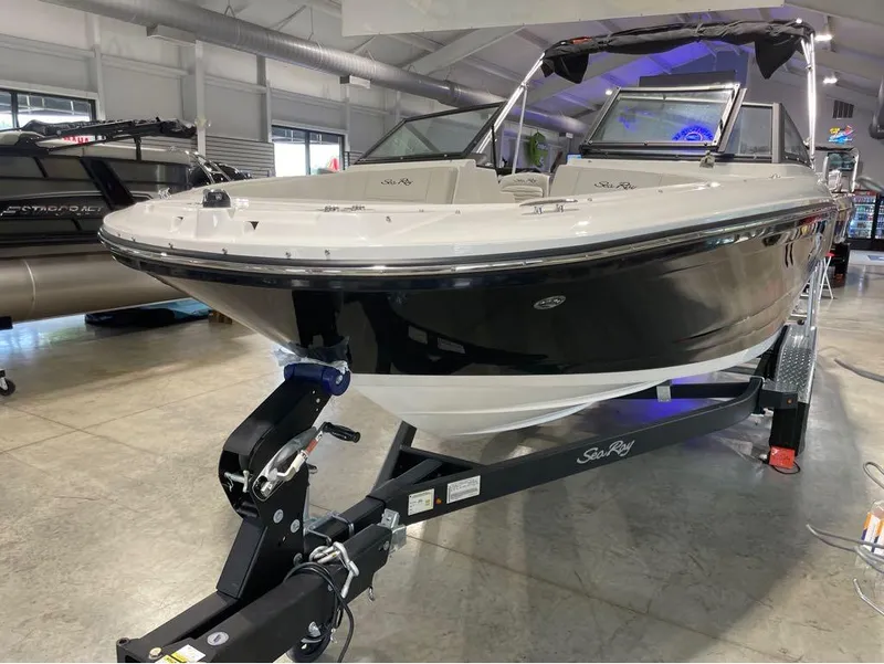 Slide: The Image of Sea Ray SPX 190 2024 - 2