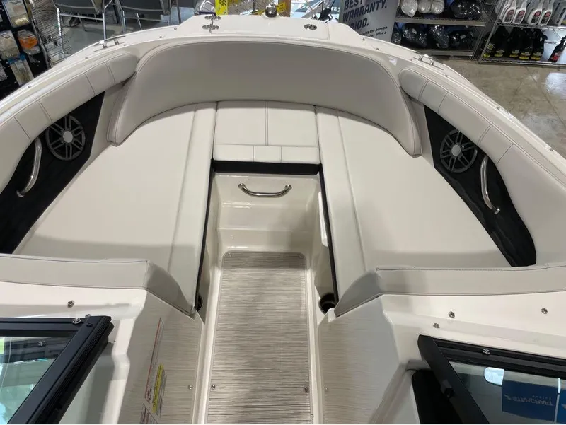 Slide: The Image of Sea Ray SPX 190 2024 - 6