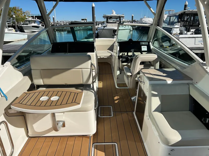 Slide: The Image of Boston Whaler 280 VANTAGE 2021 - 17