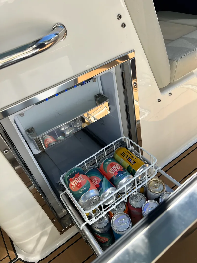 Slide: The Image of Boston Whaler 280 VANTAGE 2021 - 33