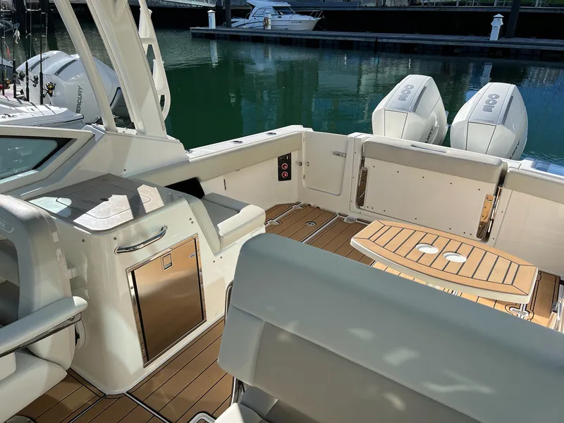 Slide: The Image of Boston Whaler 280 VANTAGE 2021 - 21
