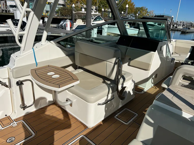 Slide: The Image of Boston Whaler 280 VANTAGE 2021 - 20
