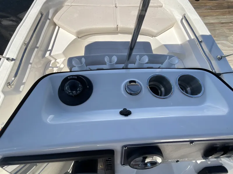 Slide: The Image of Boston Whaler 170 Montauk 2027 - 8