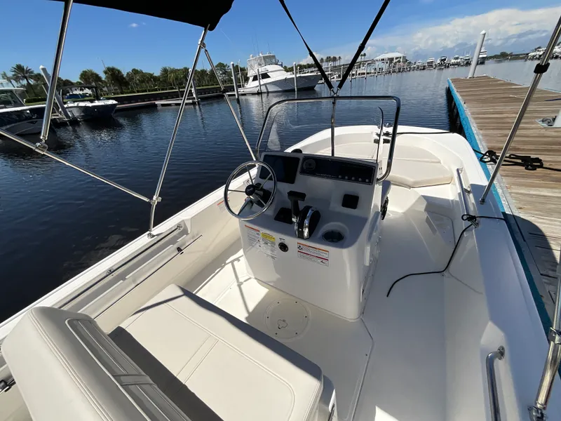 Slide: The Image of Boston Whaler 170 Montauk 2027 - 15
