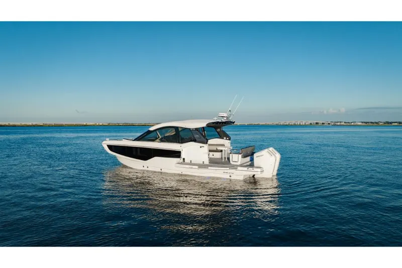 Slide: The Image of Galeon 375 GTO 2024 - 35