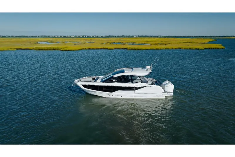 Slide: The Image of Galeon 375 GTO 2024 - 52