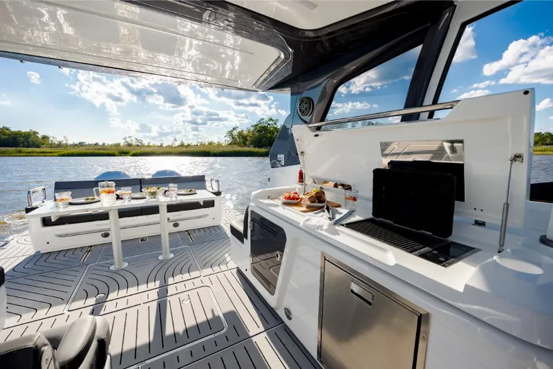 Slide: The Image of Galeon 375 GTO 2024 - 166