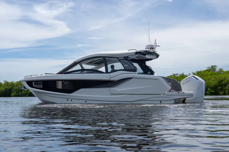Slide: The Image of Galeon 375 GTO 2024 - 38