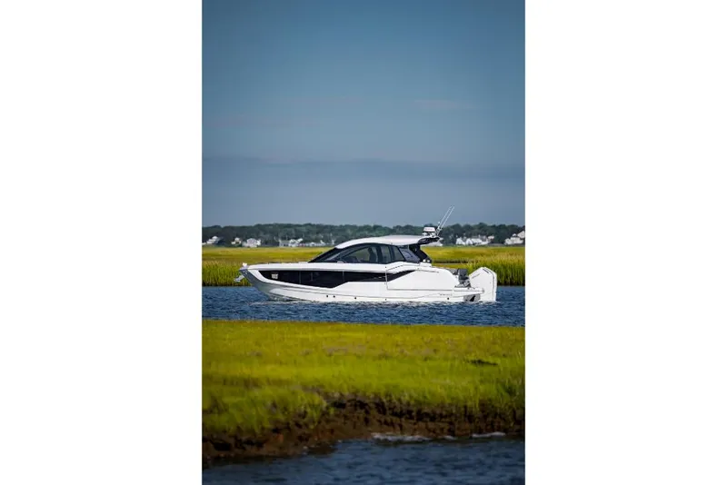 Slide: The Image of Galeon 375 GTO 2024 - 239