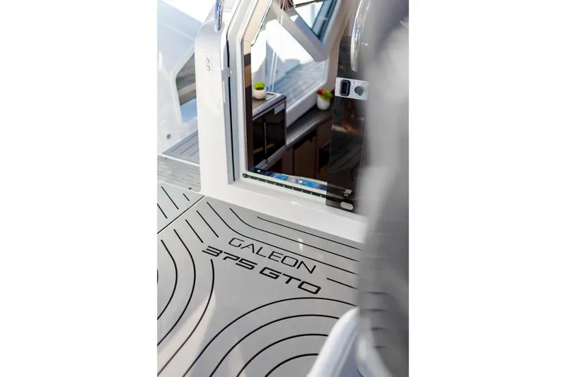 Slide: The Image of Galeon 375 GTO 2024 - 82