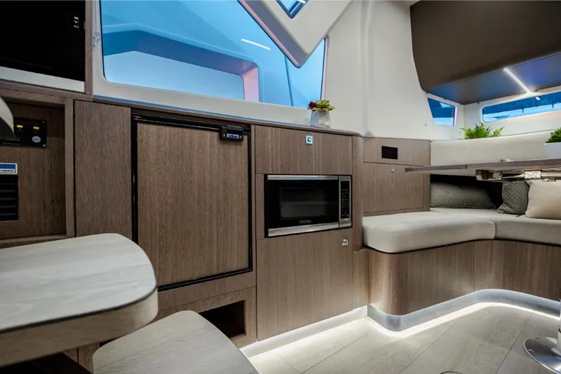Slide: The Image of Galeon 375 GTO 2024 - 21