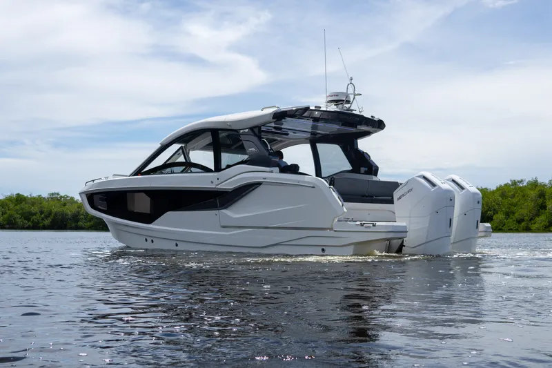 Slide: The Image of Galeon 375 GTO 2024 - 33
