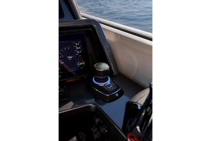 Slide: The Image of Galeon 375 GTO 2024 - 66