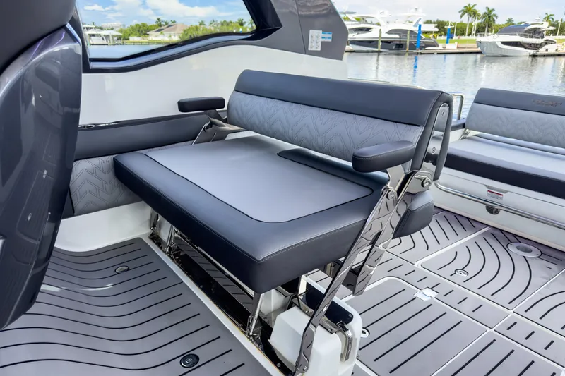 Slide: The Image of Galeon 375 GTO 2024 - 15