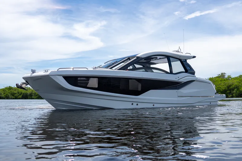 Slide: The Image of Galeon 375 GTO 2024 - 40