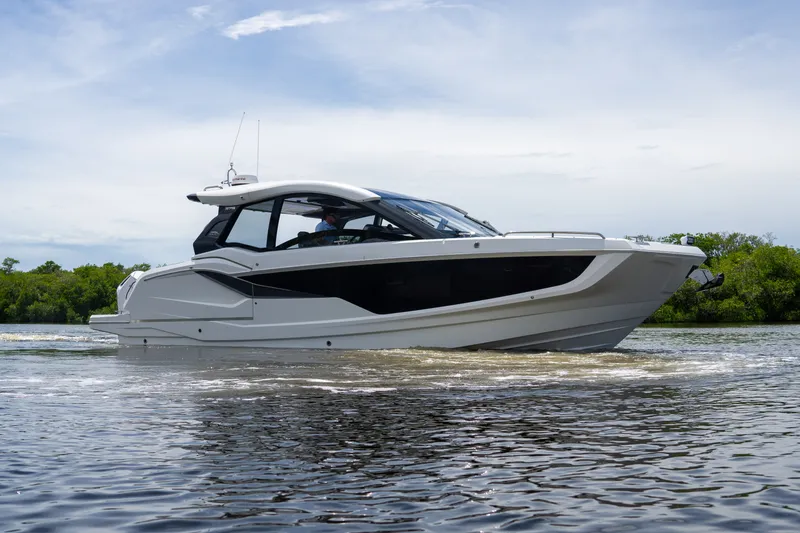 Slide: The Image of Galeon 375 GTO 2024 - 41