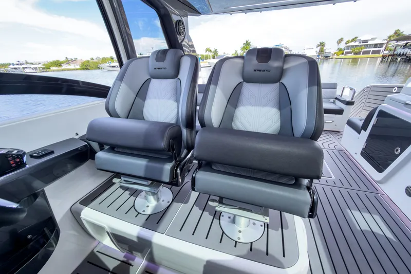 Slide: The Image of Galeon 375 GTO 2024 - 21