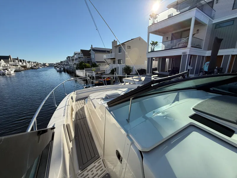 Slide: The Image of Sea Ray 320 SUNDANCER 2021 - 53
