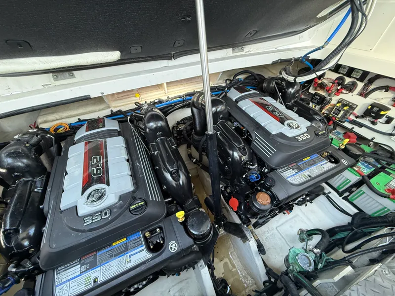 Slide: The Image of Sea Ray 320 SUNDANCER 2021 - 28