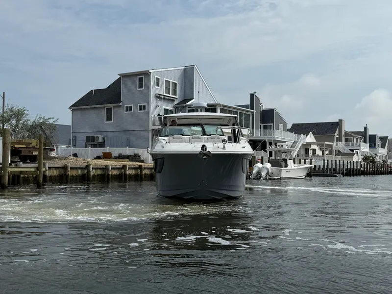 Slide: The Image of Sea Ray 320 SUNDANCER 2021 - 3