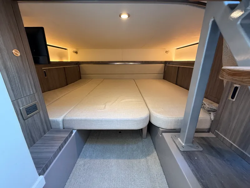 Slide: The Image of Sea Ray 320 SUNDANCER 2021 - 67