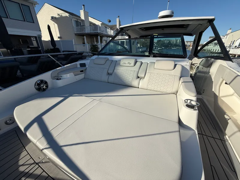 Slide: The Image of Sea Ray 320 SUNDANCER 2021 - 57