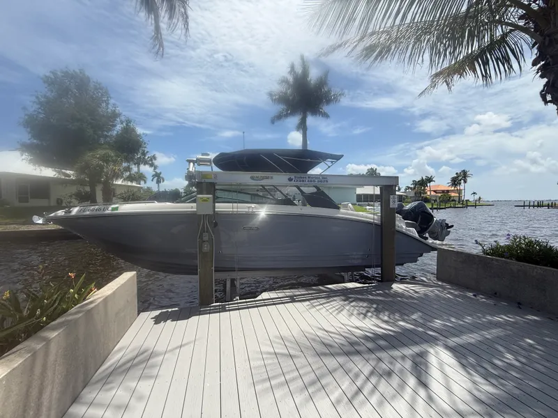 Slide: The Image of Sea Ray 290 SDX OB 2026 - 1