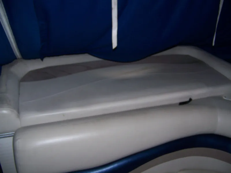 Slide: The Image of Interior of a 2005 Sun Tracker Party Barge 25 Regency Edition. - 8