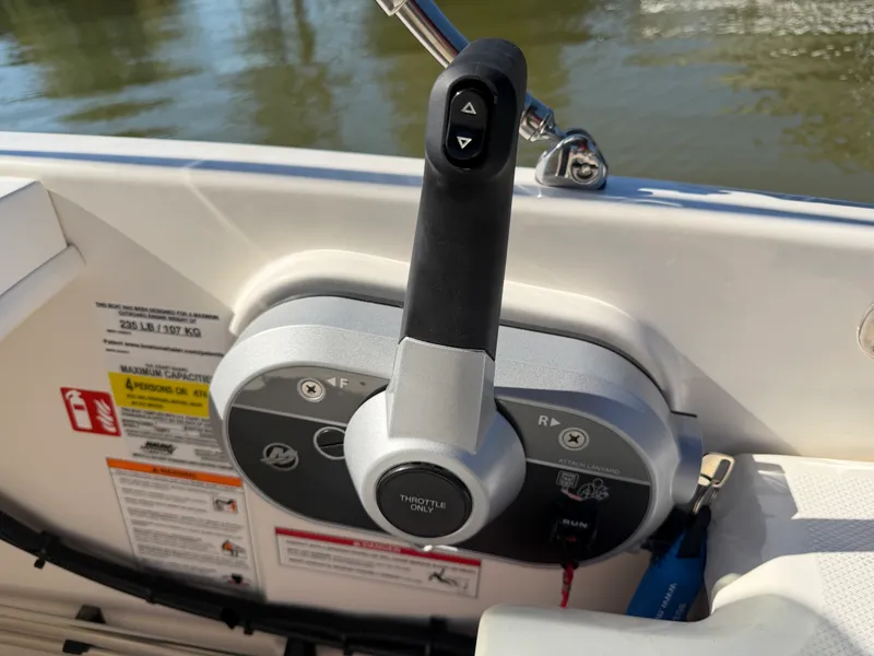 Slide: The Image of Boston Whaler 130 Super Sport 2027 - 15
