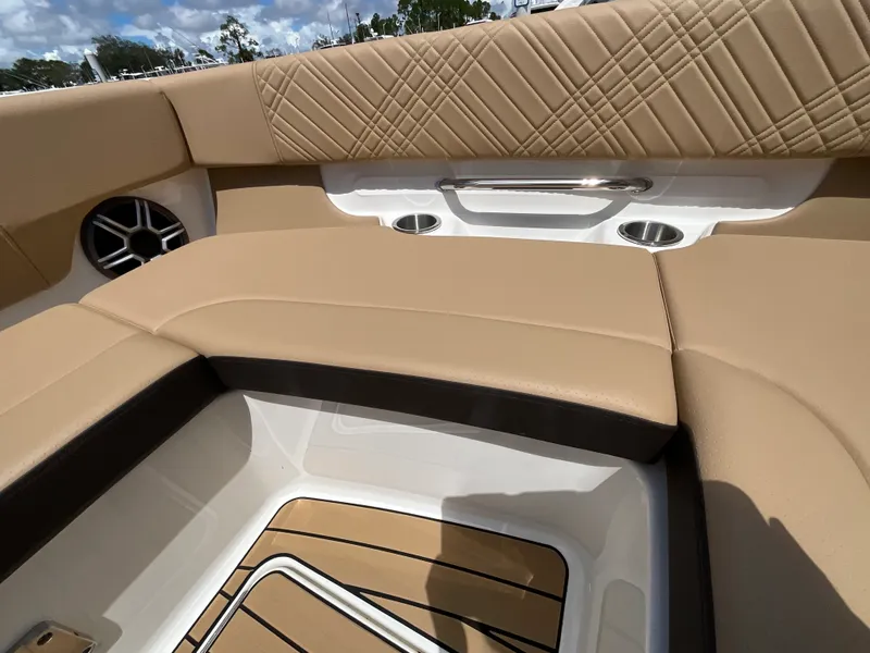 Slide: The Image of Sea Ray SDX 270 Outboard 2027 - 26