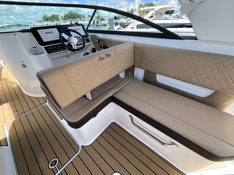 Slide: The Image of Sea Ray SDX 270 Outboard 2027 - 14