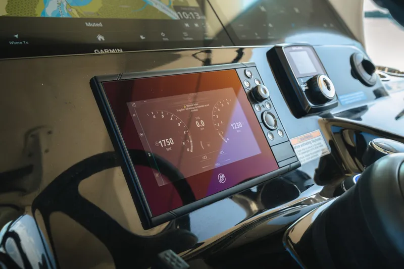 Slide: The Image of Scout 400 LXF 2025 - 13